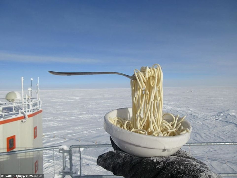 Comida na Antártida (foto: cyprienverseux)