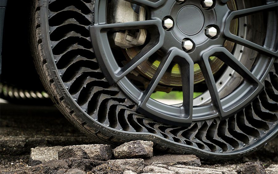 Conheça o revolucionário pneu da Michelin sem câmara; veja o teste da GM