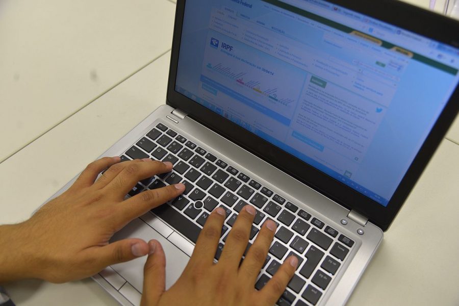 Página da Receita na internet (foto: Marcello Casal Jr./Agência Brasil)