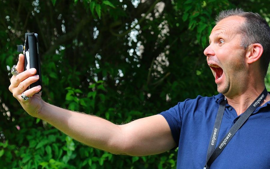 Mais uma saia justa: Milhões de contatos do Facebook são expostos