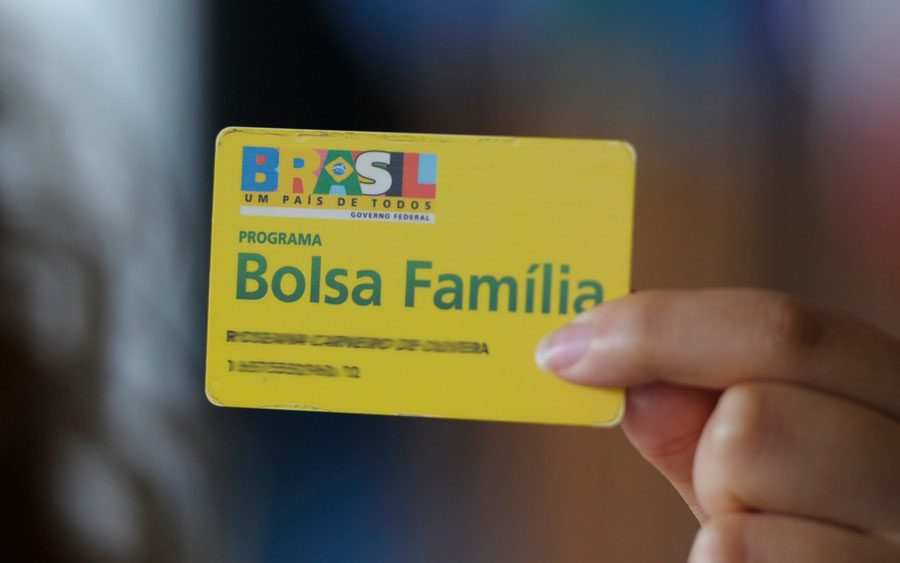 O programa Bolsa Família tem como objetivo fornecer assistência financeira a famílias que se encontram em situação de vulnerabilidade econômica e social