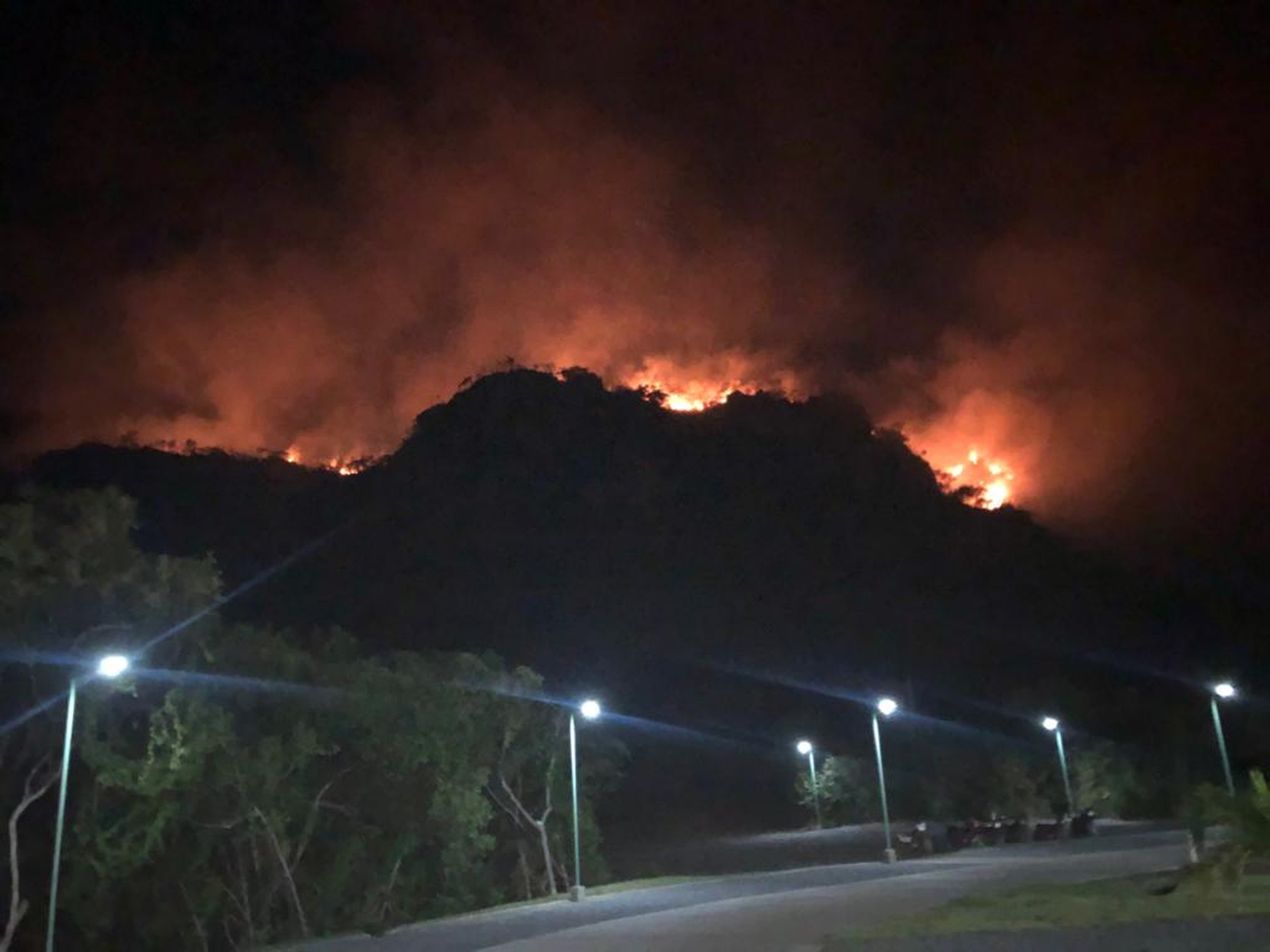 Incêndio florestal atinge parque com pinturas rupestres em Monte Alegre, no Pará (foto: Ideflor-Bio/Divulgação)