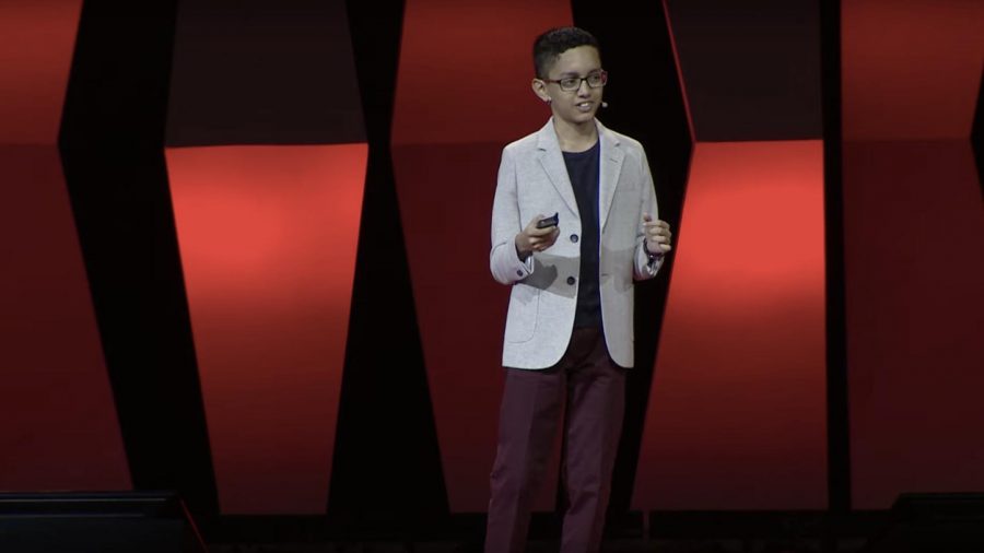 Haaziq Kazi é um inventor apaixonado de 12 anos que trabalha em um navio inovador chamado ERVIS, que ajudará a limpar os oceanos de seus 5 trilhões de lixo plástico flutuante e a restaurar o habitat natural da vida marinha