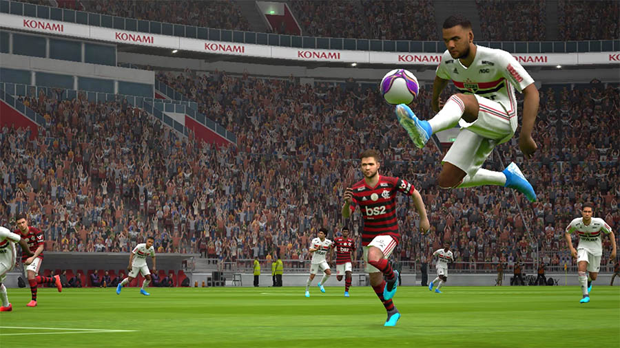 Curta as partidas de eFootball online em dispositivos móveis