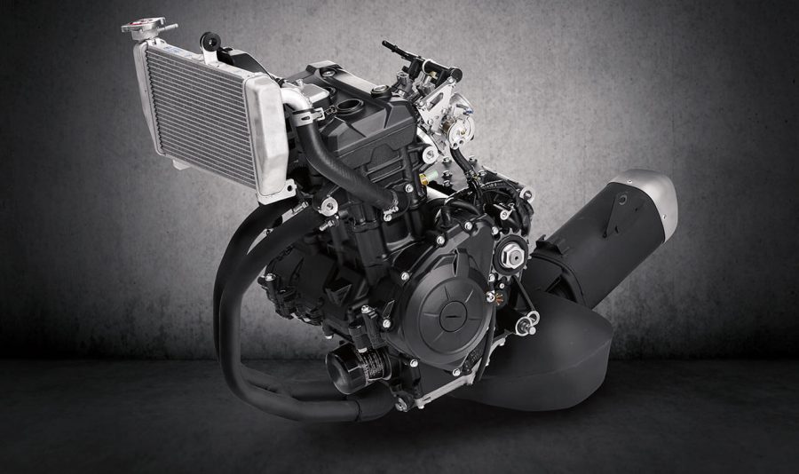 321cc, 42cv e 3,02kg torque, 2 cilindros em linha 4 tempos, duplo comando (DOHC), arrefecimento líquido, 4 válvulas por cilindro, alimentação por injeção eletrônica, pistões forjados em alumínio, cilindro com tecnologia DiASil Yamaha (80% de Alumínio e 20% de Silício) para menor vibração, melhor dissipação de calor e ganho de performance.