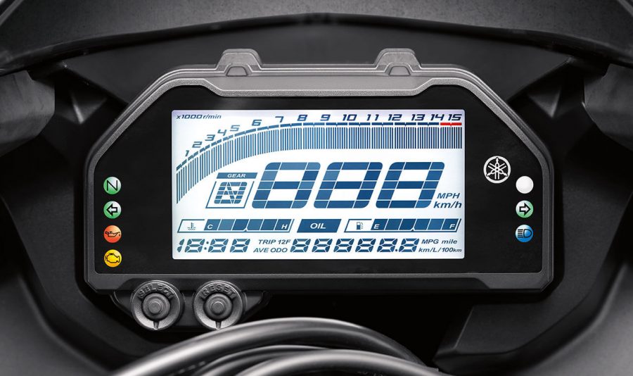 Novíssimo painel totalmente digital com caracteres grandes, indicadores reposicionados e excelente contraste. Seu visual está mais limpo e com leitura fácil e dinâmica