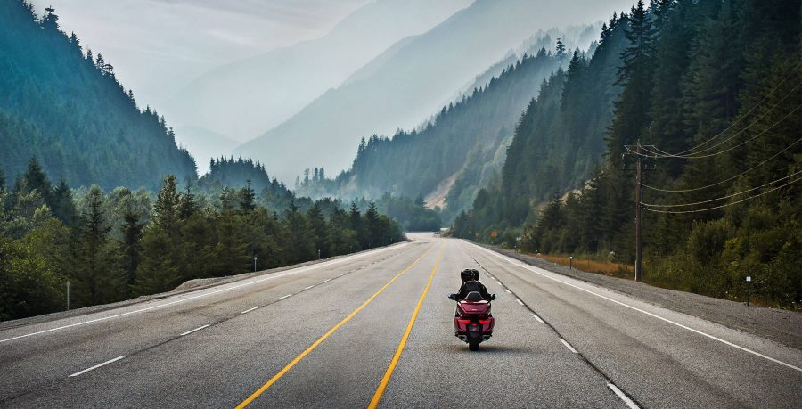 Completamente novo, o escapamento teve o diâmetro de saída reduzido em dois dos seis cilindros, e as fibras de vidro das ponteiras foram removidas. Além disso, o seu design inovador melhora a refrigeração e proporciona um ronco do motor mais agradável.