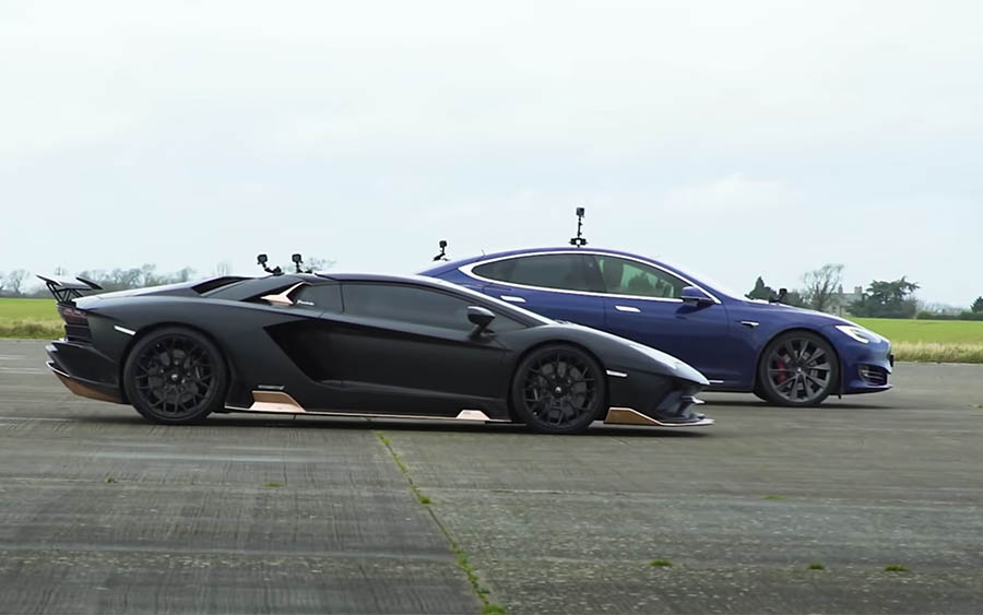 Lamborghini Aventador com 740 cavalos leva benga de Tesla