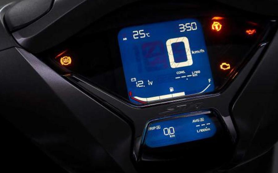 Painel digital é novo no SH 350i e modelo conta com controle de tração