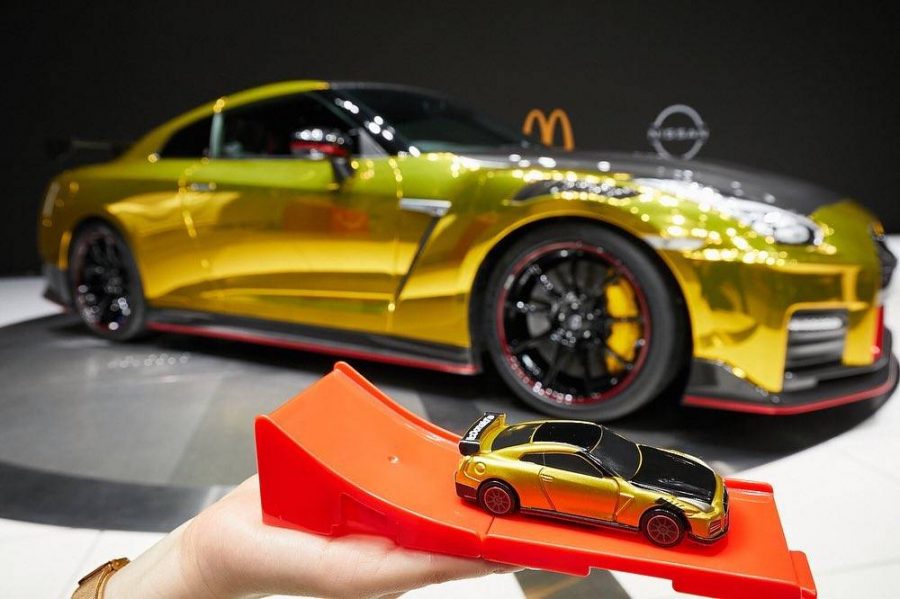 O Nissan GT-R com a cara do McDonald’s
