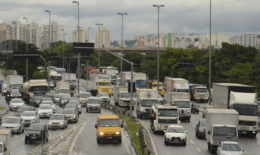 Motoristas profissionais devem ficar de olho na nova lei do exame toxicológico