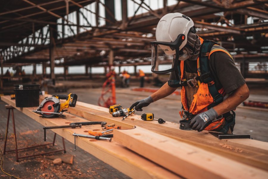 Em março, houve um aumento na criação de empregos formais, após dois meses de queda.