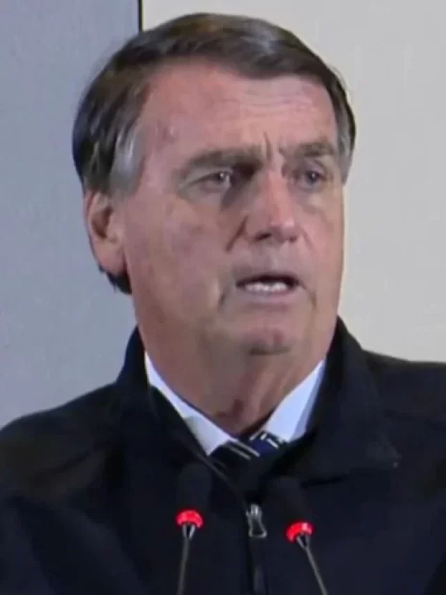 Cartão corporativo sigilo: Bolsonaro gastou R$ 55 mil em padaria