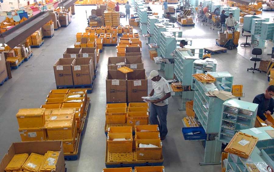 É possível que aqueles que têm interesse possam tomar ciência do estado dos bens, antes do leilão, indo até o seguinte endereço: Rua Mergenthaler, 592, Bloco III, 3º Andar, Vila Leopoldina, São Paulo/SP, em horários específicos, que são das 8h às 11h e das 14h às 16h. Entretanto, é necessário agendar previamente por telefone através do número (11) 4313-8085. (Elza Fiúza/Arquivo Agência Brasil)