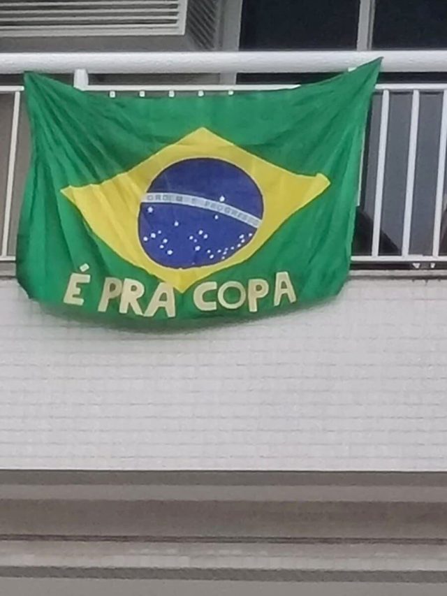 Bandeira do Brasil volta a ser símbolo de diversão e felicidade