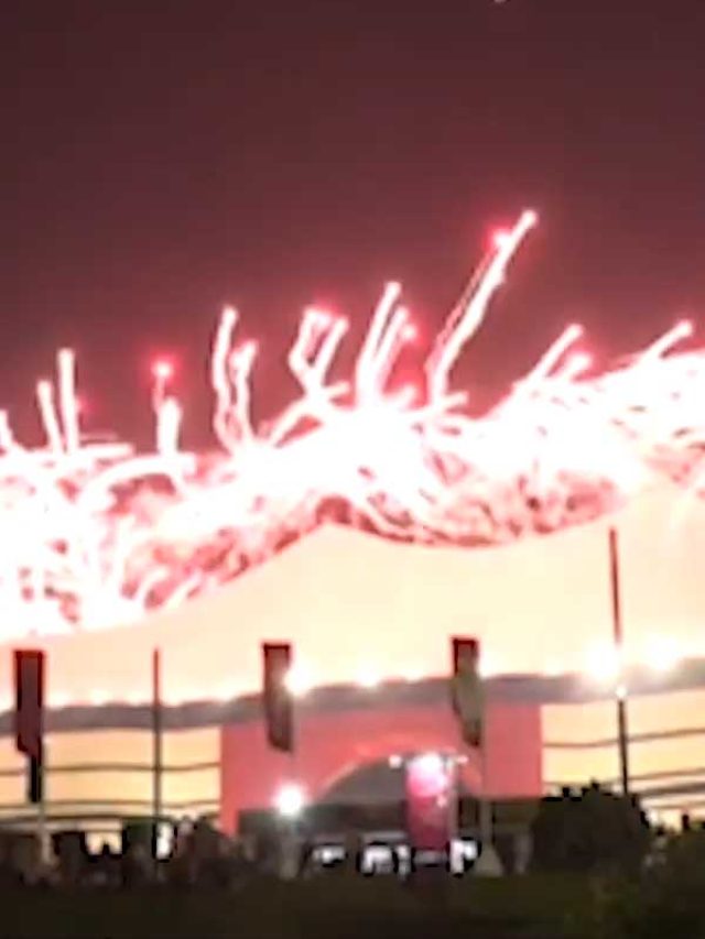 Fogos e promessa de união na abertura da Copa do Mundo