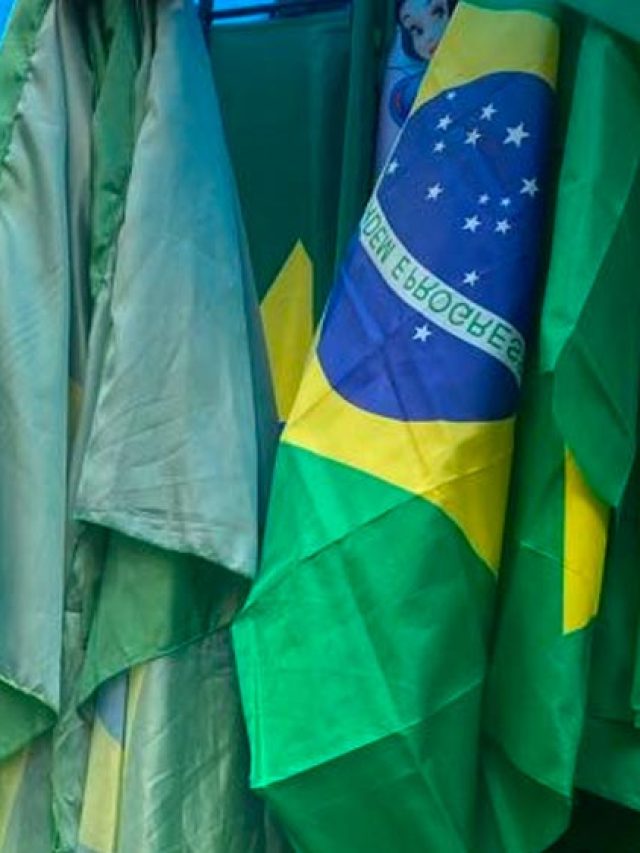 Manifestações pelo Brasil no dia da Proclamação da República