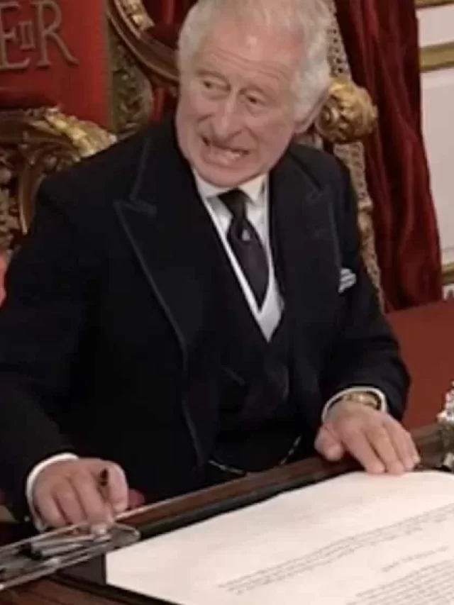 Rei Charles III leva ovada no norte da Inglaterra