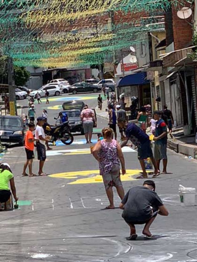 Jogos do Brasil na Copa: Torcedores voltam com tradição nas ruas