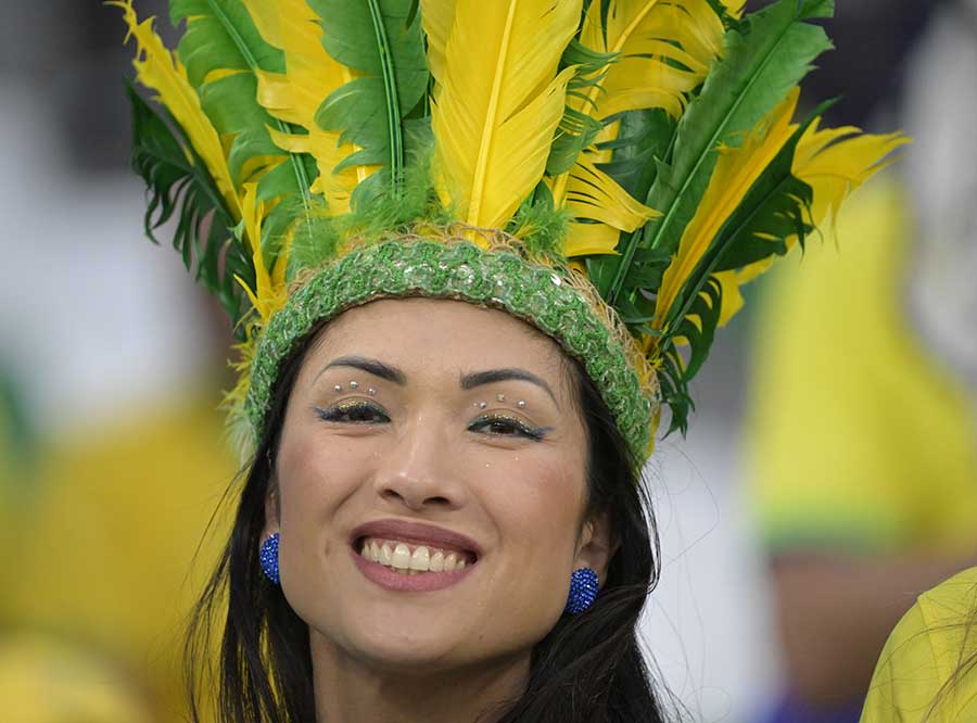 No estádio Cidade da Educação, na capital Doha, a maior parte dos 44 mil torcedores vestia amarelo. Mesmo que nem todos fossem brasileiros, a preferência era para que o Brasil voltasse a uma semifinal de Copa depois de oito anos. Mas, torcida não ganha jogo (André Durão / MoWA Press)