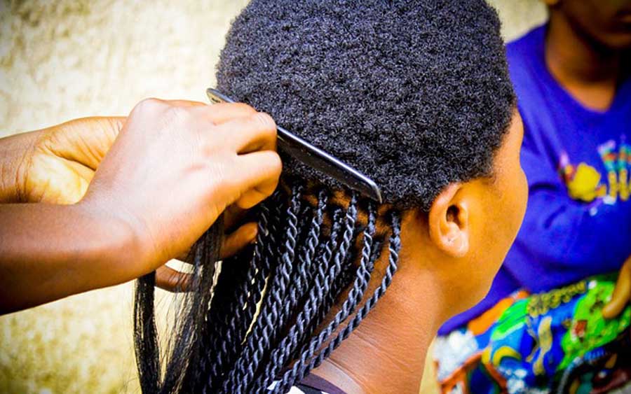 Produtos para trançar cabelos sem registro podem trazer perigo