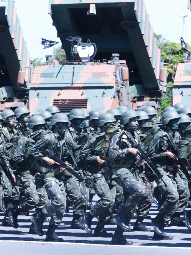 Exército Brasileiro: decretos oficializam troca de comando