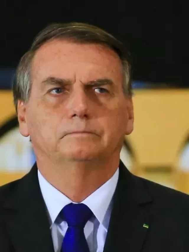 Bolsonaro publica no Twitter sobre invasão no congresso
