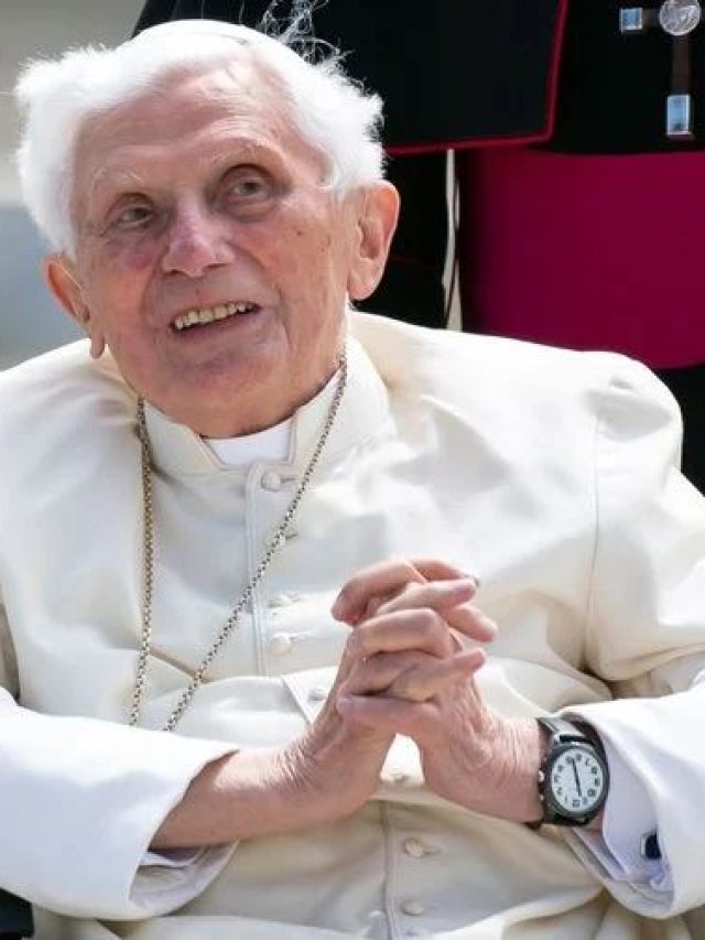 Papa Bento XVI morreu aos 95 anos