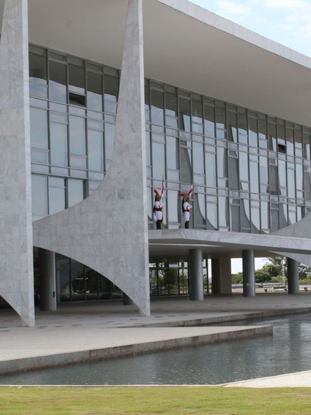 Agora é público: Gastos com cartão corporativo de ex-presidentes