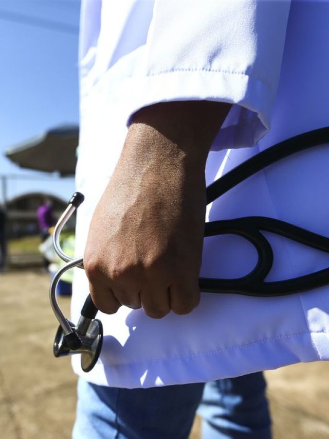 Mais Médicos 2023: cubanos serão recontratados