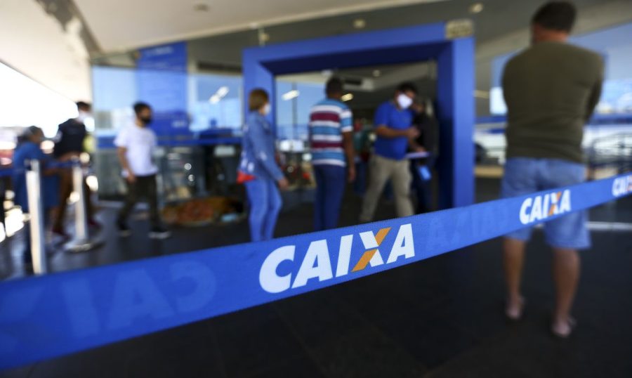 Abono salarial começou a ser pago pela Caixa
