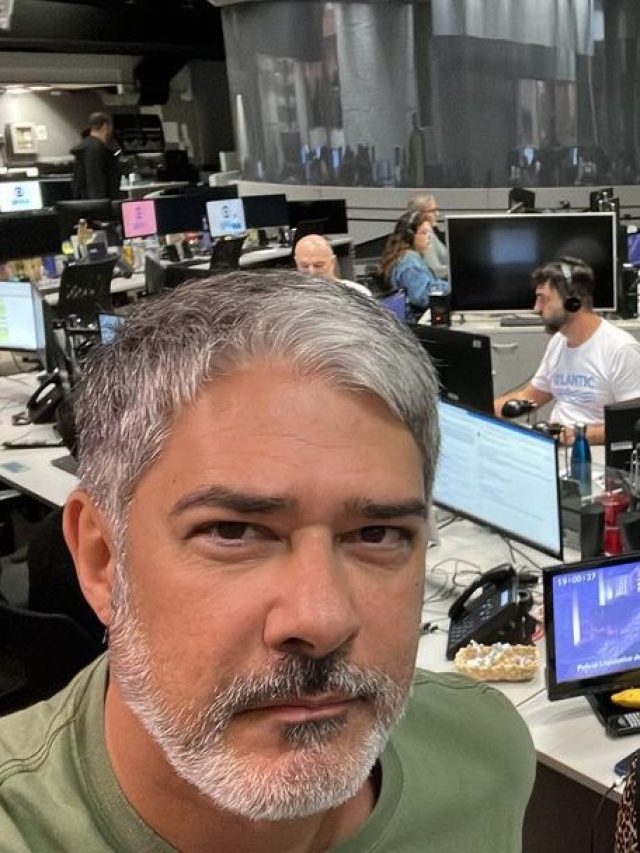 Emocionante: William Bonner chora por morte de Glória Maria