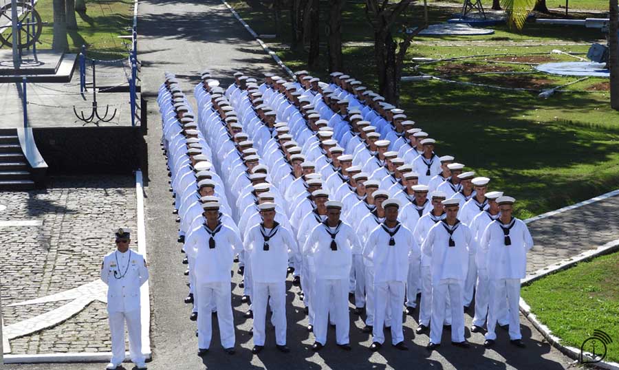 Pela primeira vez, as mulheres terão a oportunidade de se tornarem soldados fuzileiros navais. 