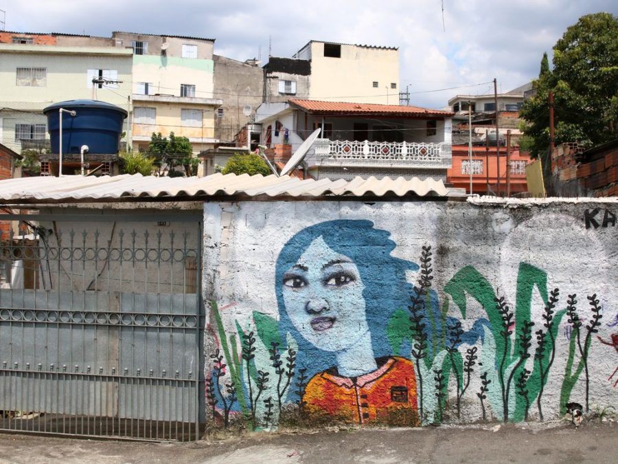 A população da favela aumenta e impulsiona uma economia de mais de R$ 200 bilhões (Foto: Rovena Rosa/Agência Brasil)