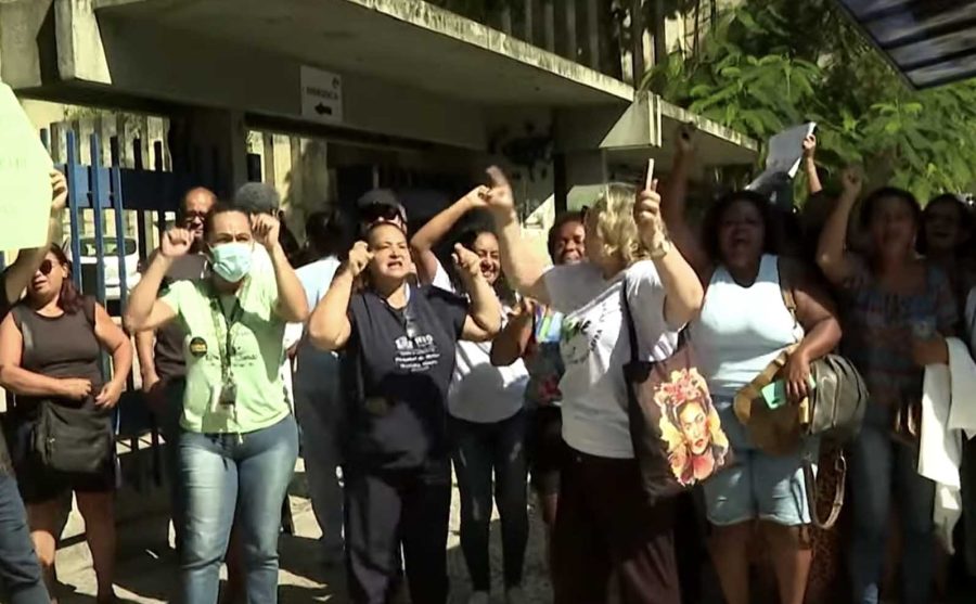 Nesta sexta-feira (10), enfermeiros, técnicos e auxiliares de enfermagem entraram em greve exigindo a implementação do piso salarial correspondente à sua categoria.