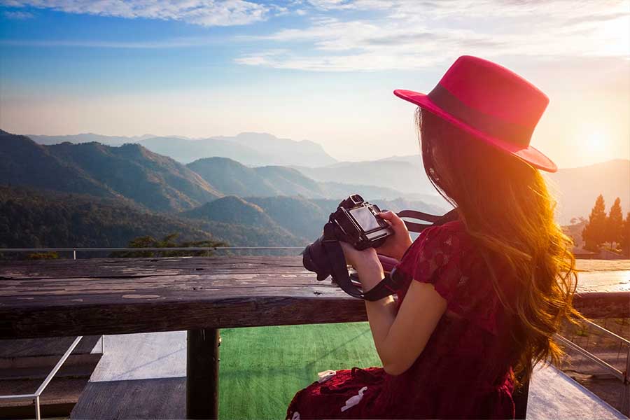 Conhecer outros fotógrafos e construir uma rede de contatos: um curso de fotografia é uma ótima maneira de conhecer outros fotógrafos e construir uma rede de contatos na área. Isso pode ser valioso para encontrar trabalho, colaborações e aprendizado contínuo.