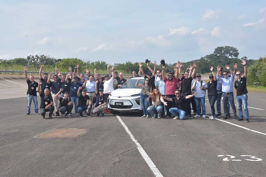 Um novo capítulo na história da mobilidade - a Chevrolet apresenta seu SUV elétrico compacto no Brasil.