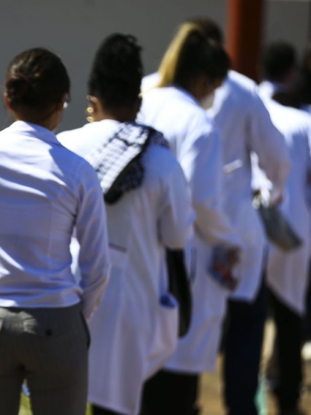 Mais Médicos terá criação de 15 mil novas