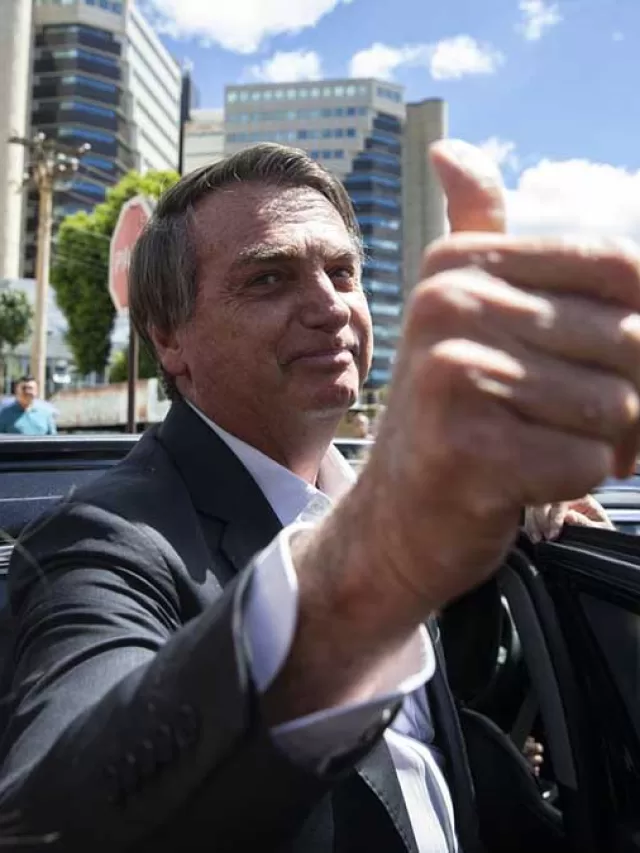 PGR quer dados das redes sociais de Bolsonaro