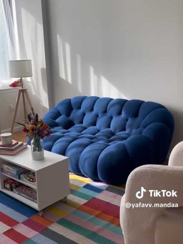 Que sorte! Mulher encontra sofá Bubble 2 de R$ 40 mil na rua