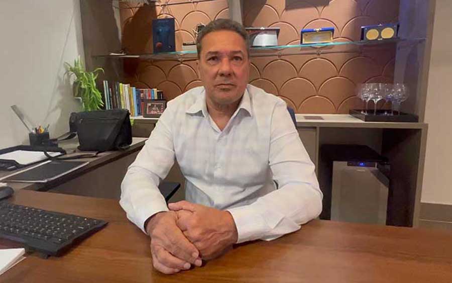 Luxemburgo chega no Corinthians e diz que foi convocado pelo time