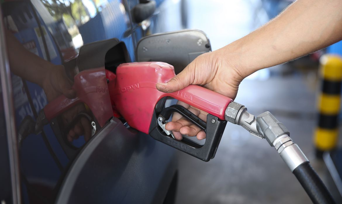 Petrobras anunciou que preço da gasolina e diesel terá reajuste
