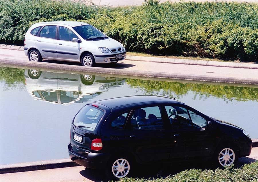 2001: Tomadas externas do  Novo Scénic 1 6 16V