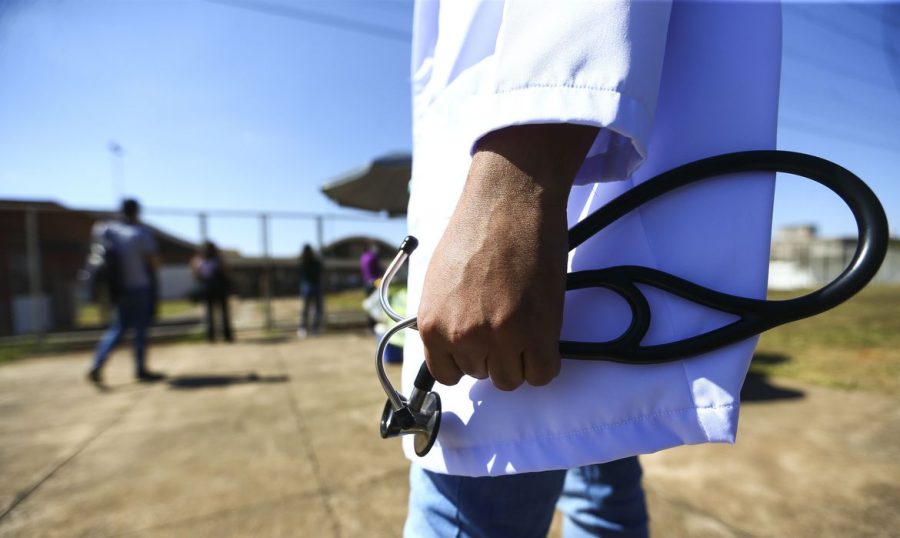 Mais Médicos tem 5,9 mil vagas em 1,9 mil municípios