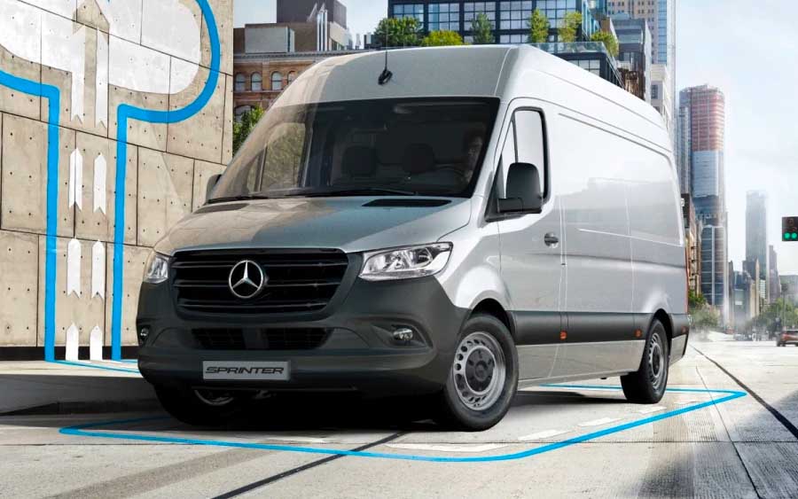 O Sprinter Furgão oferece muito mais do que apenas espaço para carga. Com sua robustez e tecnologia avançada, ele é projetado para otimizar a logística do seu transporte.