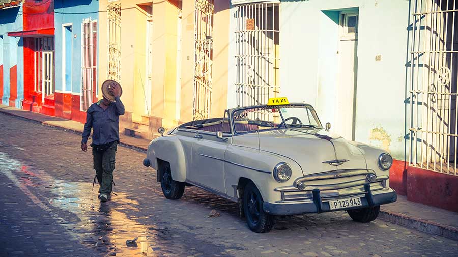 Cuba é a maior ilha do Caribe, com uma área de 109.884 km².