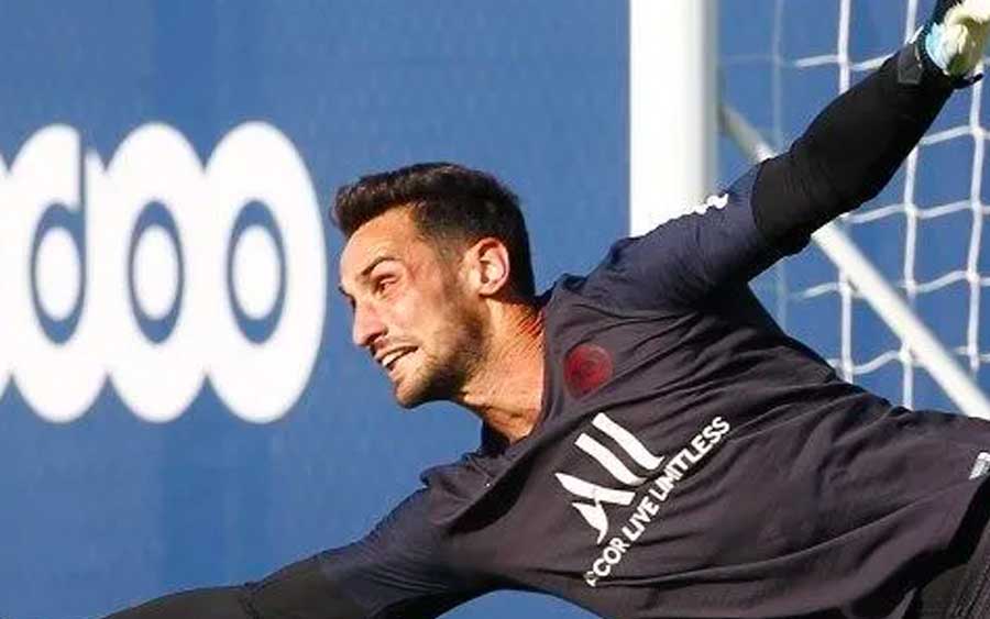Estado de saúde do goleiro do PSG, Sergio Rico, é grave; atleta voltou a entrar em coma
