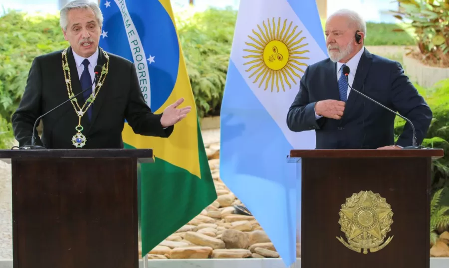 O presidente Luiz Inácio Lula da Silva recebe o presidente da Argentina, Alberto Fernández  (Fabio Rodrigues-Pozzebom/ Agência Brasil)