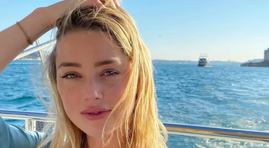 Atriz Amber Heard retoma carreira após polêmicas