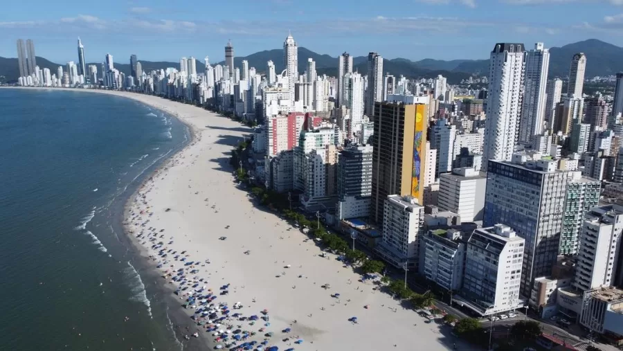 Como Balneário Camboriú vai resolver o problema da erosão marítima em praia alargada